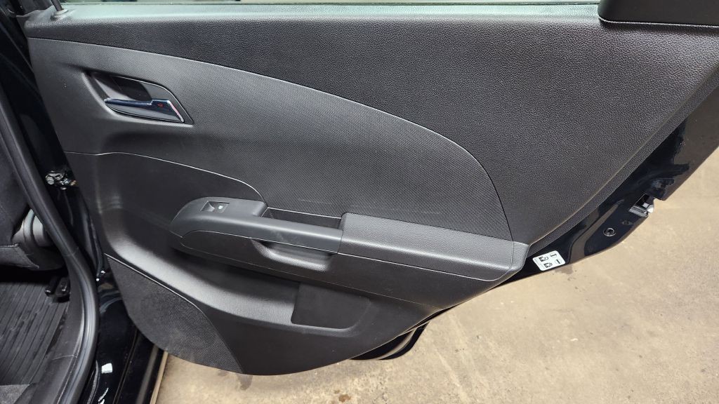 2016 Chevrolet Sonic Image 34