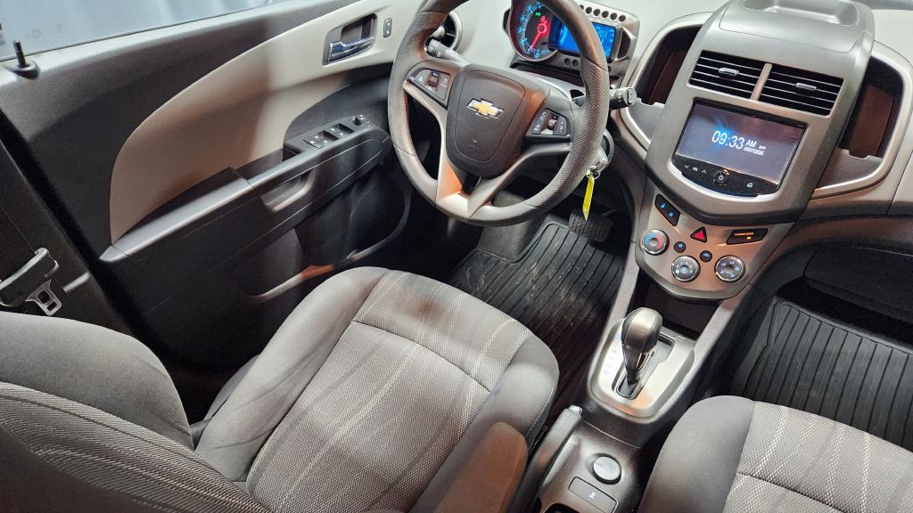 2016 Chevrolet Sonic Image 37
