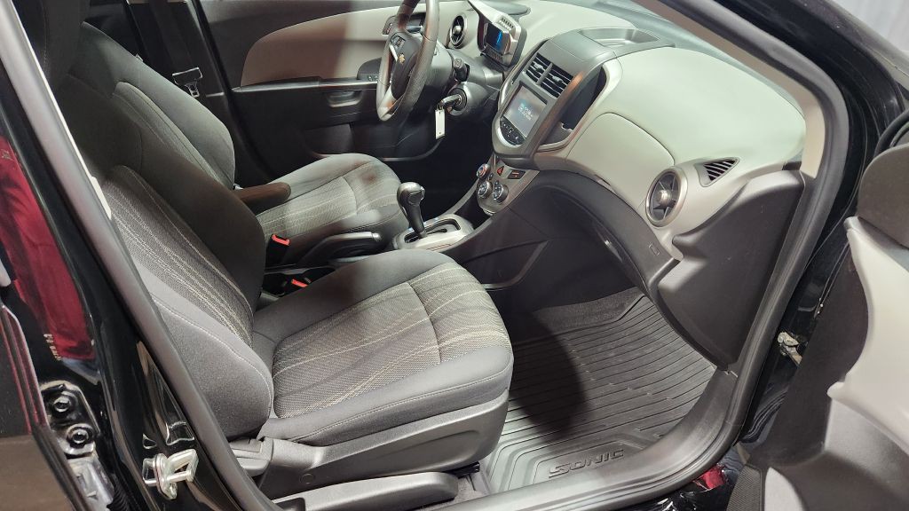 2016 Chevrolet Sonic Image 39