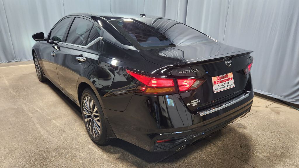 2023 Nissan Altima Image 3