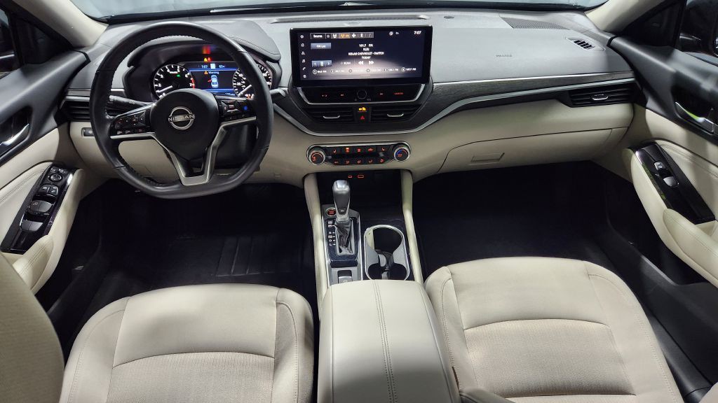 2023 Nissan Altima Image 12
