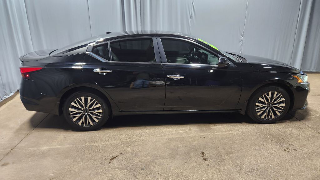 2023 Nissan Altima Image 28