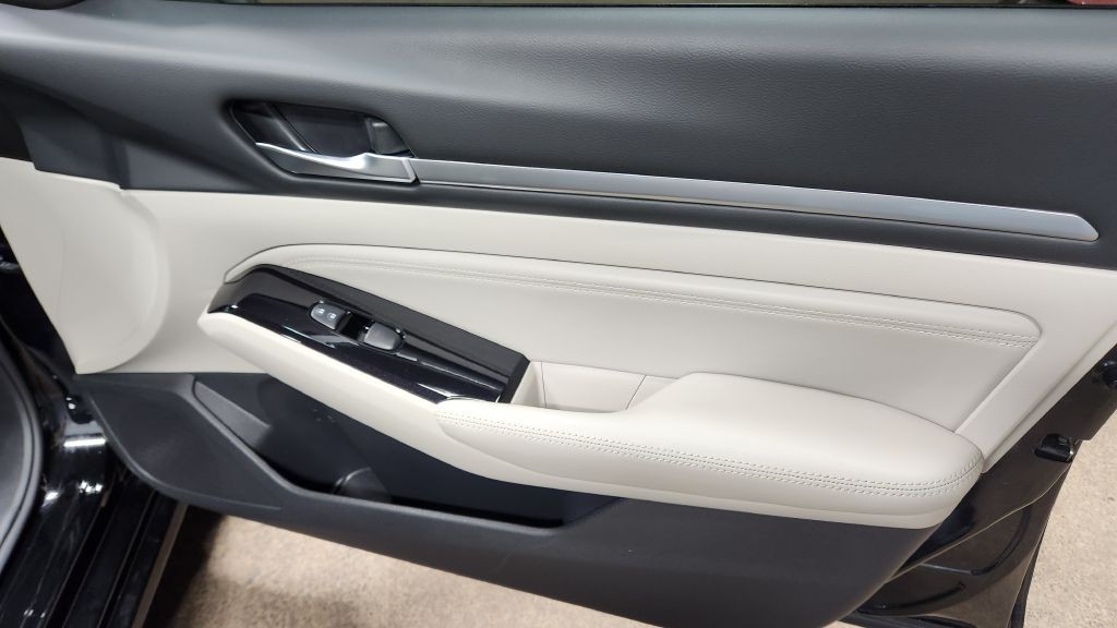 2023 Nissan Altima Image 38