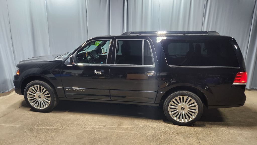 2017 Lincoln Navigator Image 1