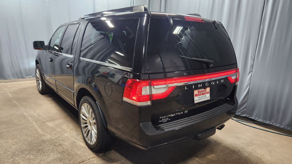 2017 Lincoln Navigator Image 3