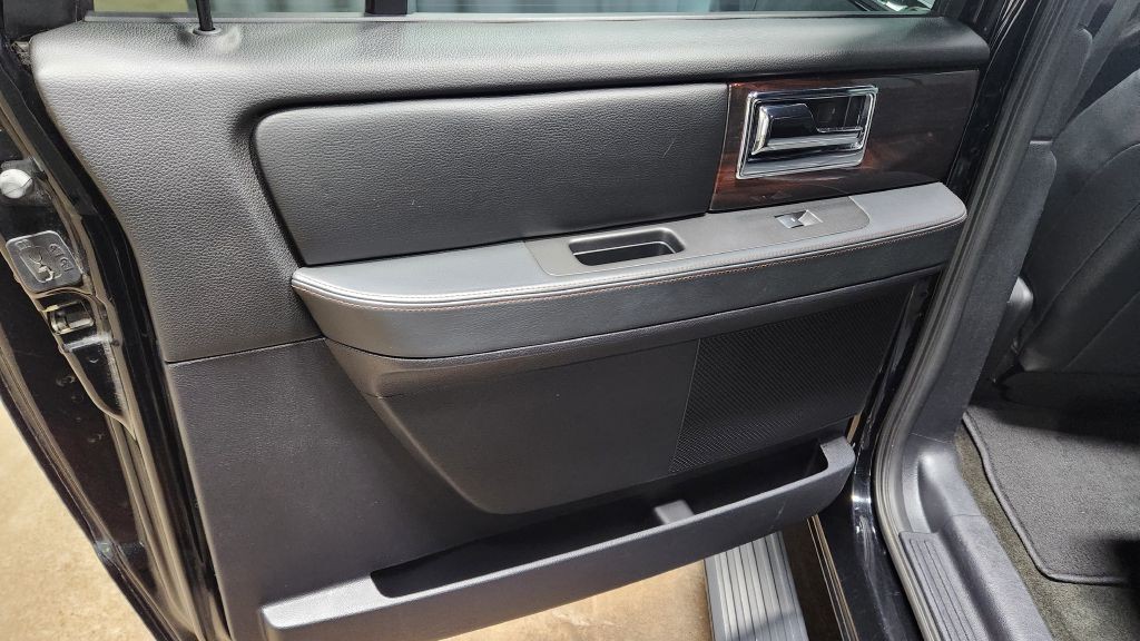 2017 Lincoln Navigator Image 10