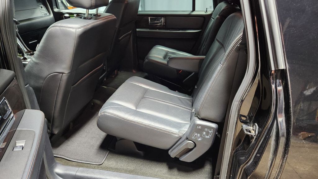 2017 Lincoln Navigator Image 11