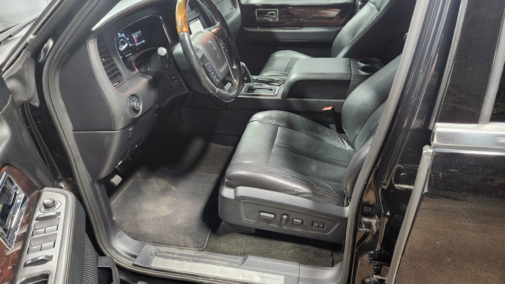 2017 Lincoln Navigator Image 20