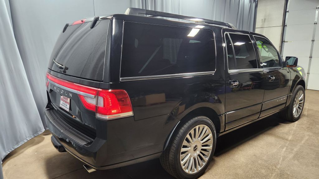 2017 Lincoln Navigator Image 34