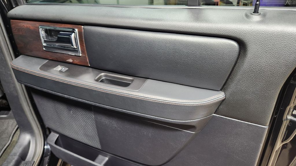 2017 Lincoln Navigator Image 39