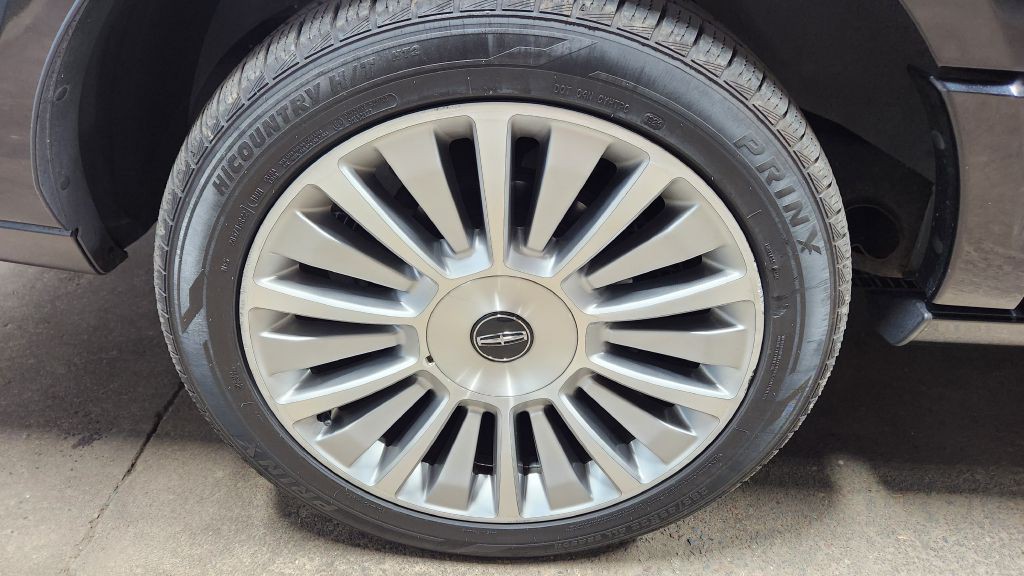 2017 Lincoln Navigator Image 49
