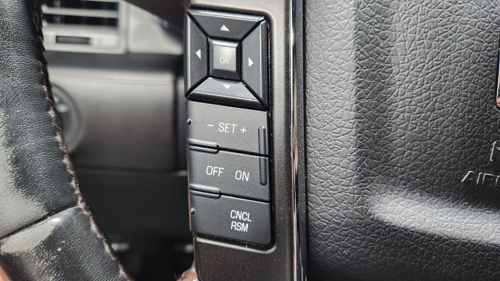 2017 Lincoln Navigator Image 65
