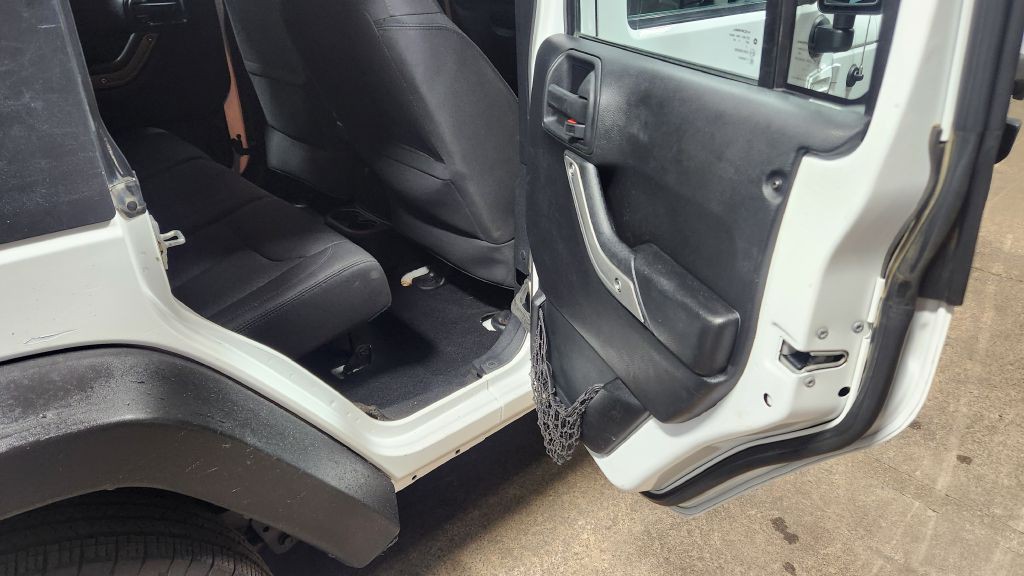 2015 Jeep Wrangler Unlimited Image 35