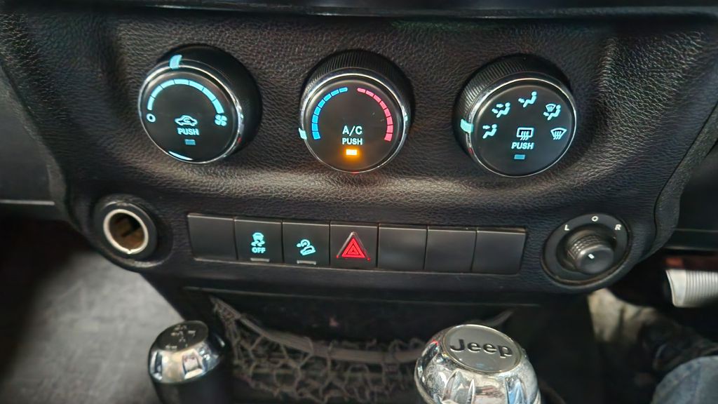 2015 Jeep Wrangler Unlimited Image 43