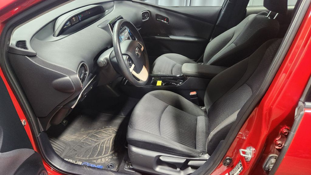 2017 Toyota Prius Image 18