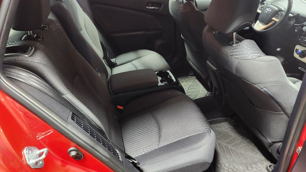 2017 Toyota Prius Image 40