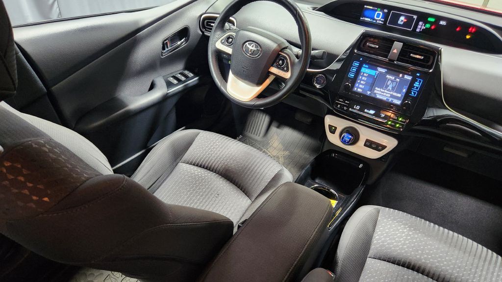 2017 Toyota Prius Image 42