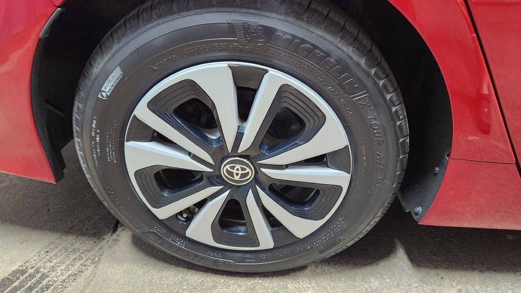 2017 Toyota Prius Image 48