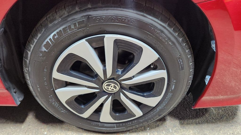 2017 Toyota Prius Image 50