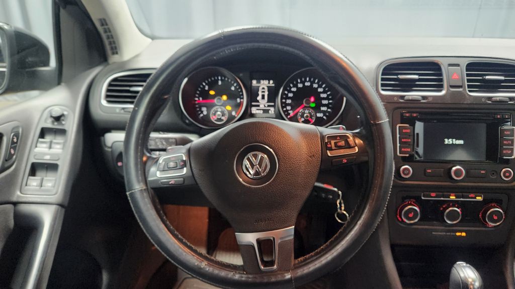 2012 Volkswagen Golf Image 13