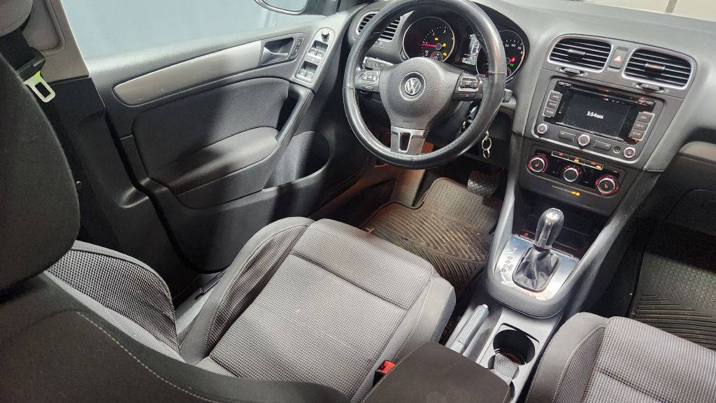 2012 Volkswagen Golf Image 38