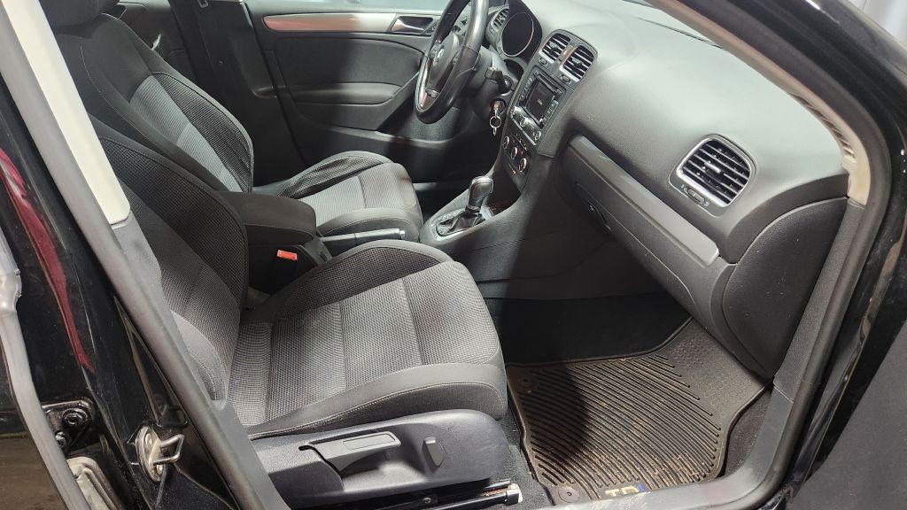 2012 Volkswagen Golf Image 40