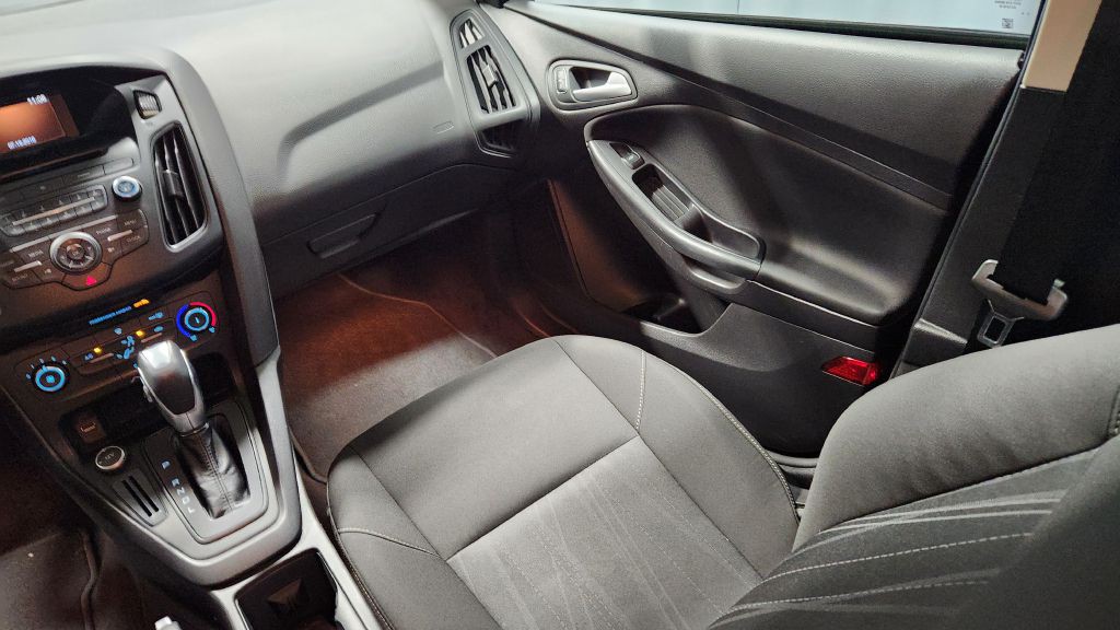 2015 Ford Focus Image 16
