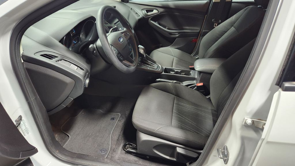 2015 Ford Focus Image 18