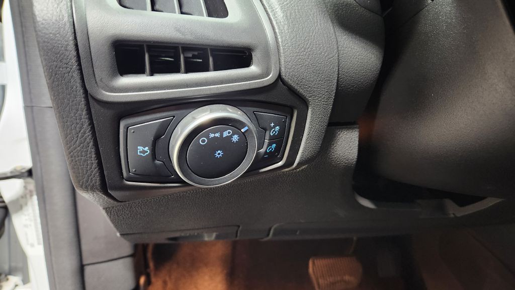 2015 Ford Focus Image 22