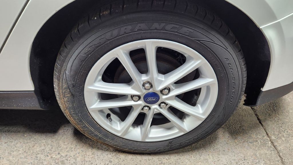 2015 Ford Focus Image 25