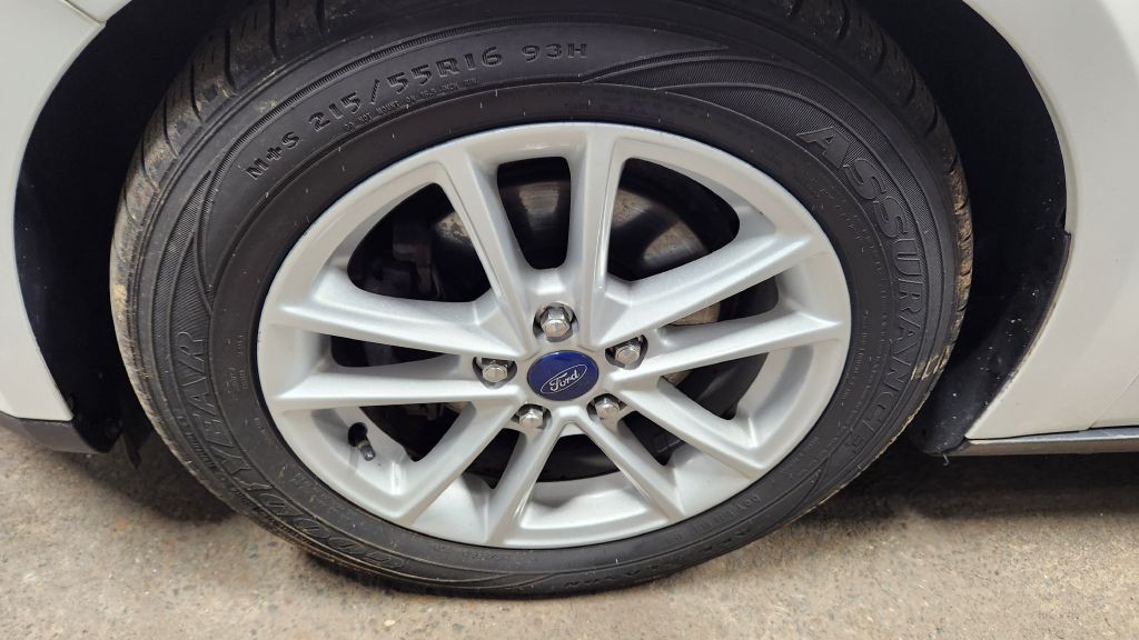 2015 Ford Focus Image 26