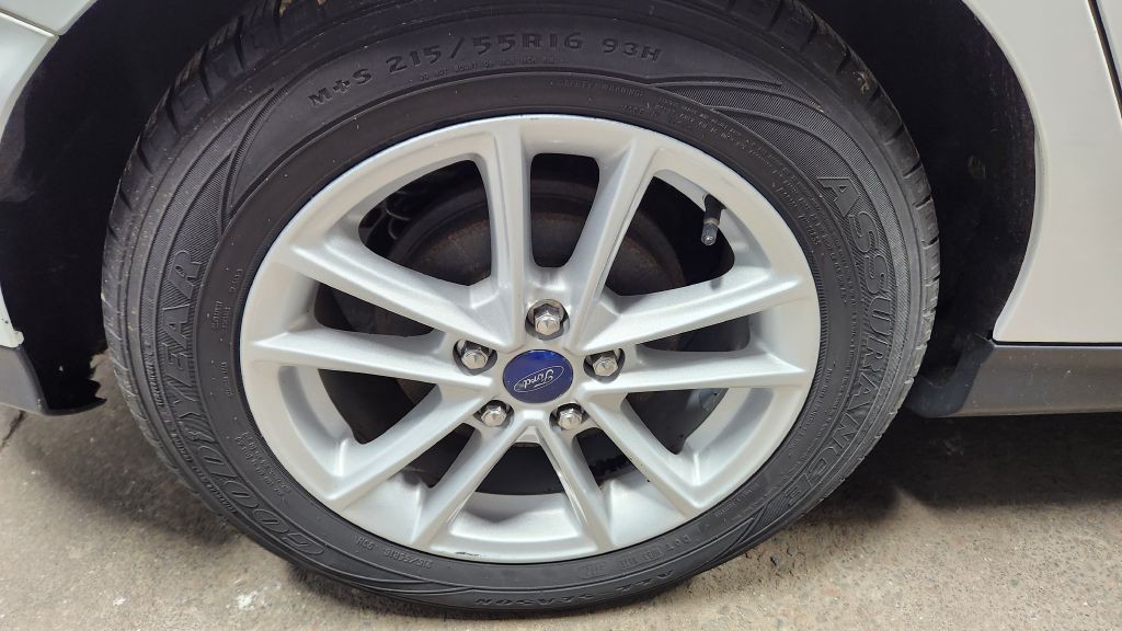 2015 Ford Focus Image 37