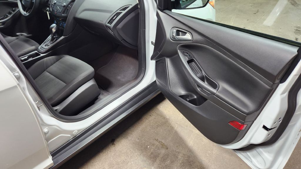 2015 Ford Focus Image 44