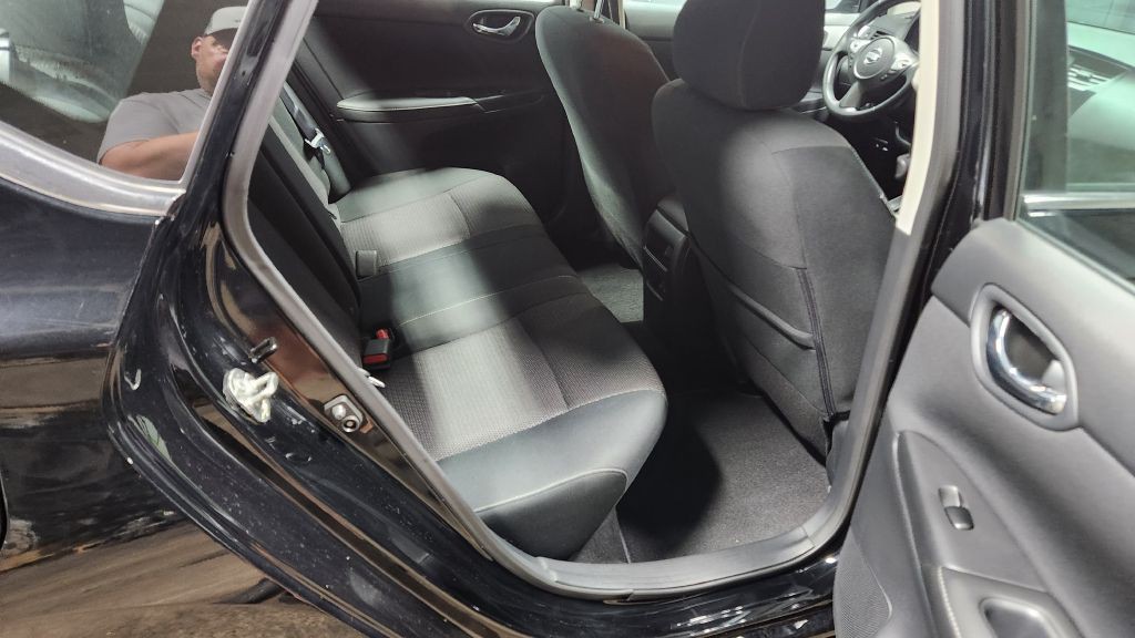2019 Nissan Sentra Image 32