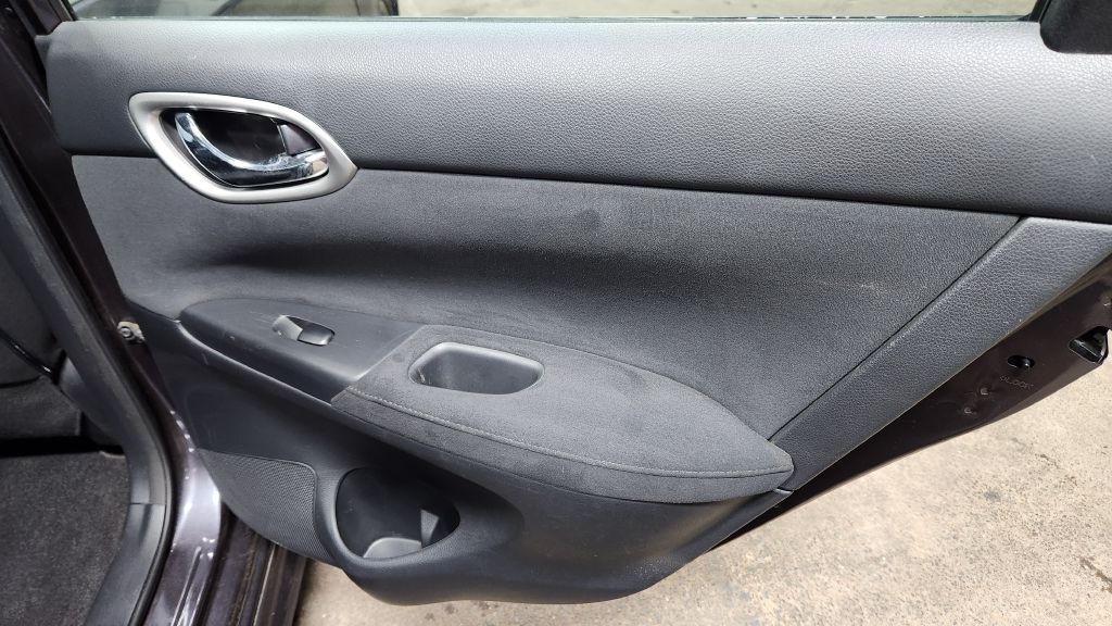 2013 Nissan Sentra Image 32
