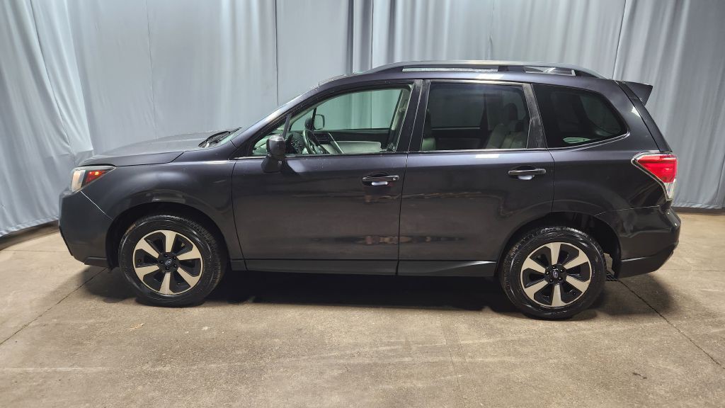 2017 Subaru Forester Image 1