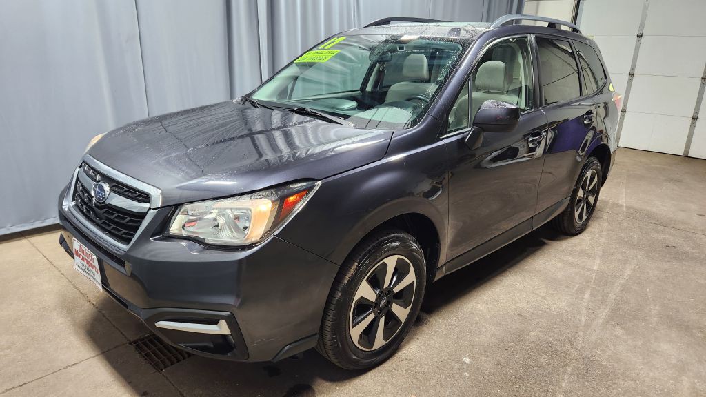 2017 Subaru Forester Image 2