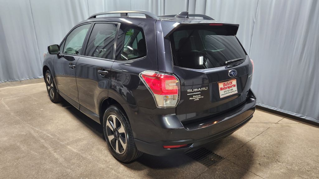 2017 Subaru Forester Image 3