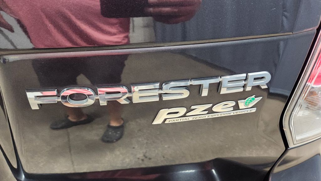 2017 Subaru Forester Image 6