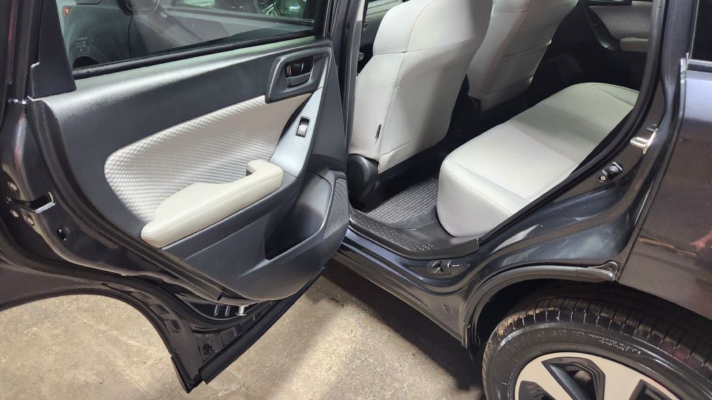 2017 Subaru Forester Image 13