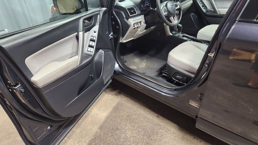 2017 Subaru Forester Image 20