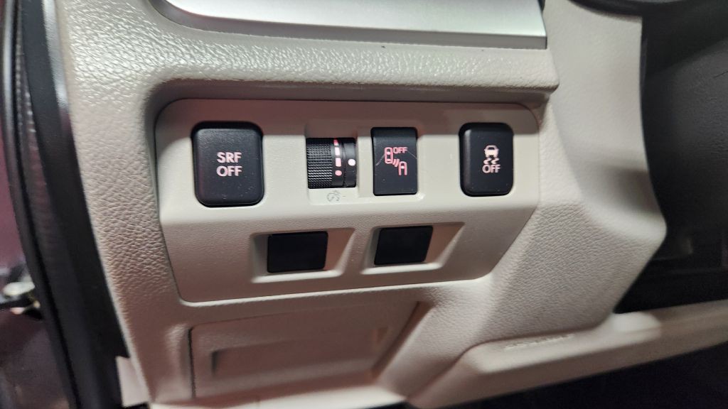 2017 Subaru Forester Image 24