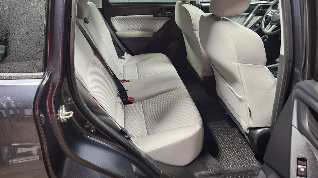 2017 Subaru Forester Image 36