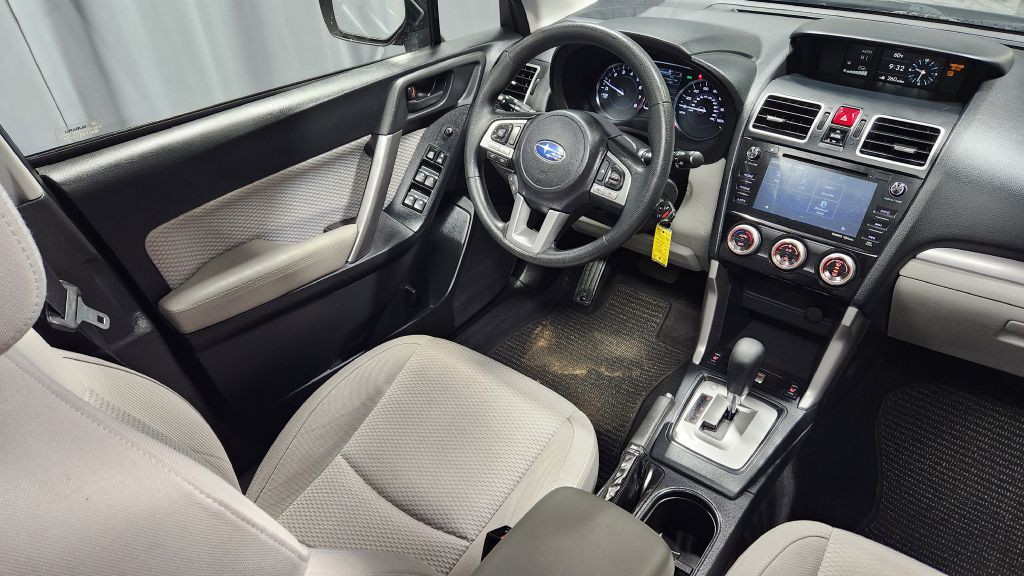 2017 Subaru Forester Image 38