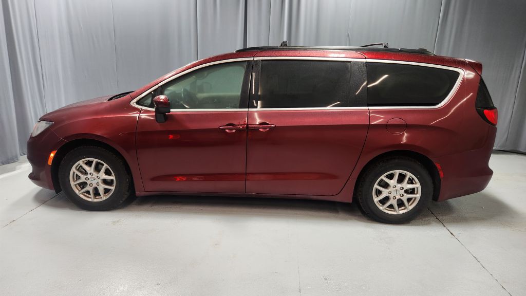2021 Chrysler Voyager Image 1