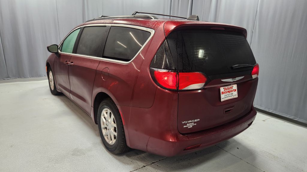 2021 Chrysler Voyager Image 3