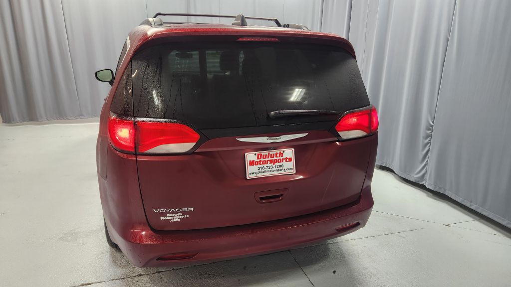 2021 Chrysler Voyager Image 4