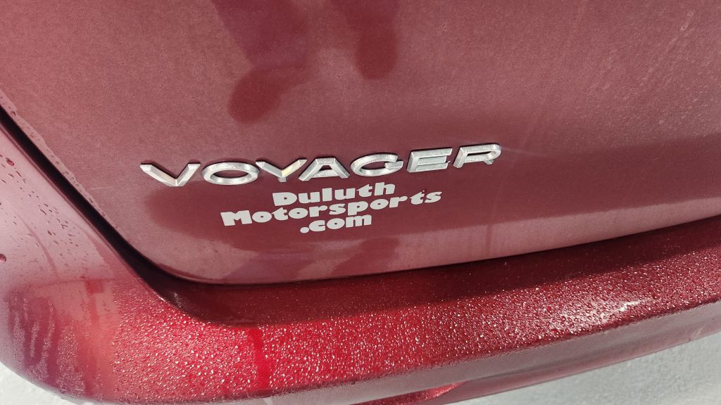 2021 Chrysler Voyager Image 5