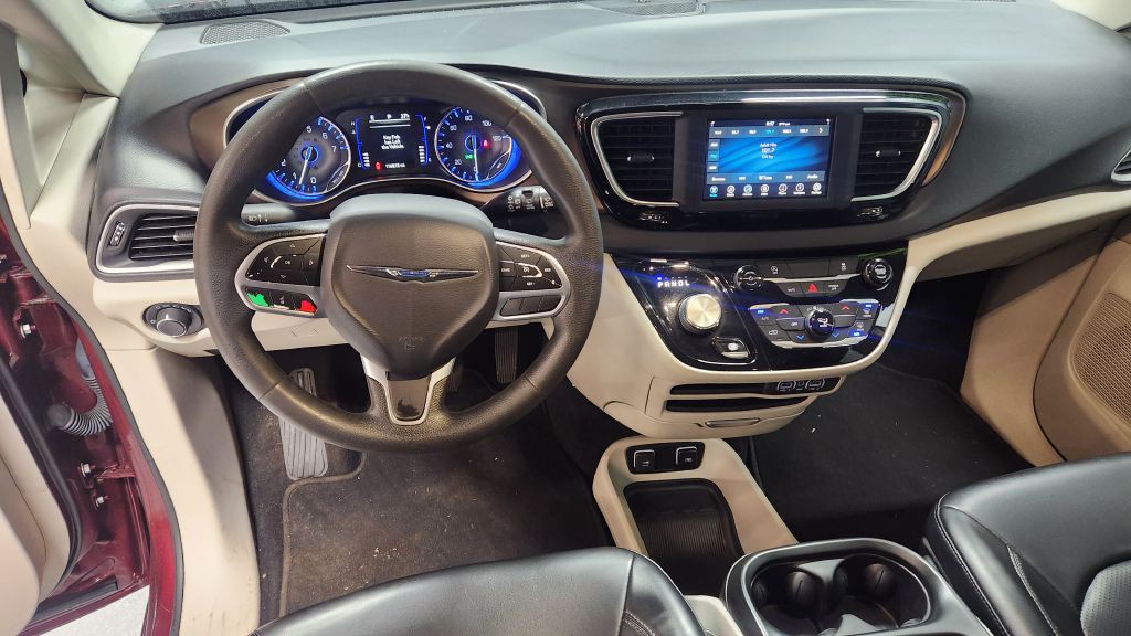 2021 Chrysler Voyager Image 13