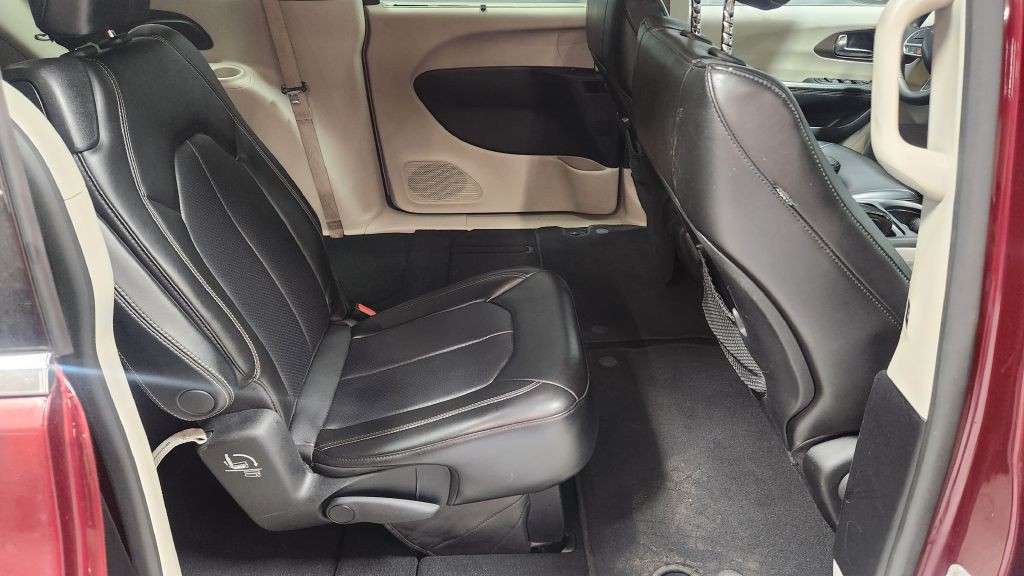 2021 Chrysler Voyager Image 30